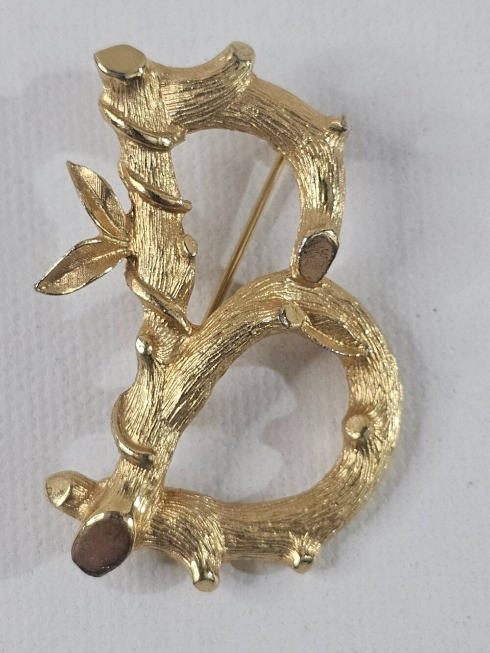 Sarah Coventry Letter B Brooch Gold Tone Monogram Bamboo Textured Jewelry Pin